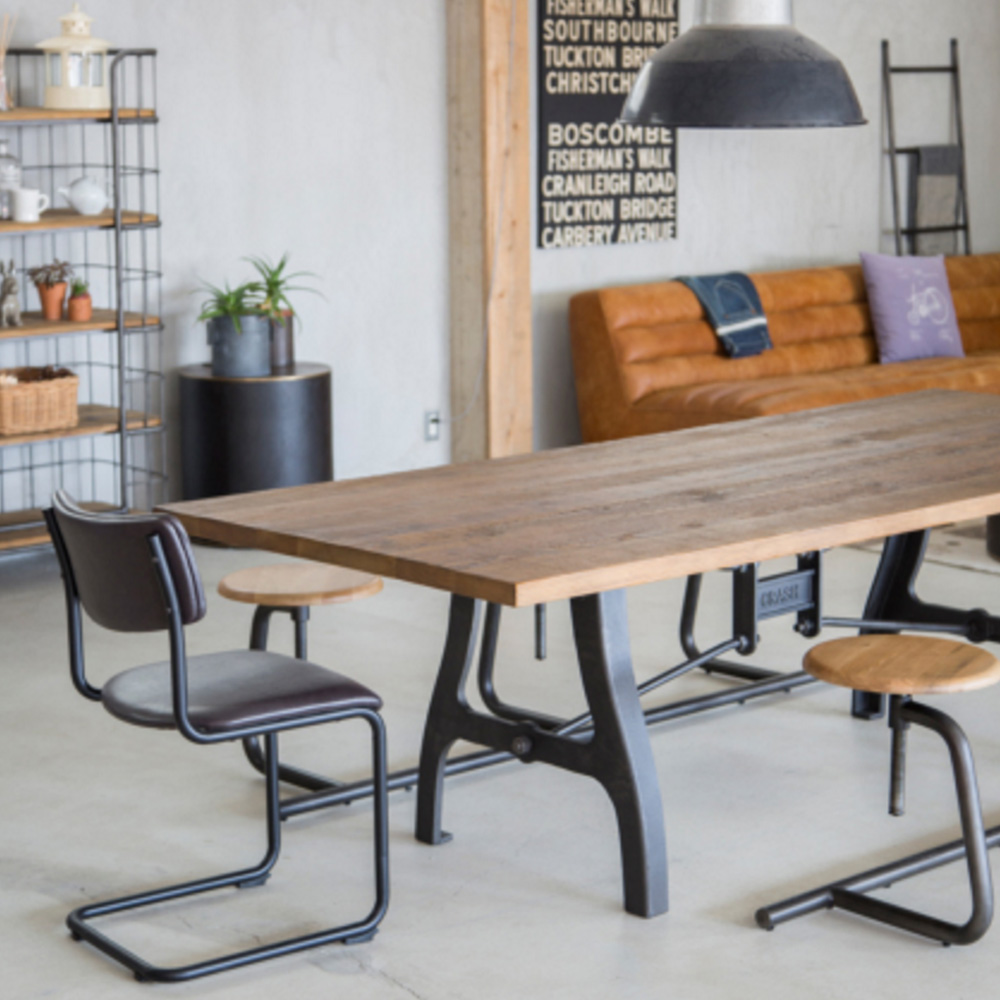 写真は幅240cmタイプです。