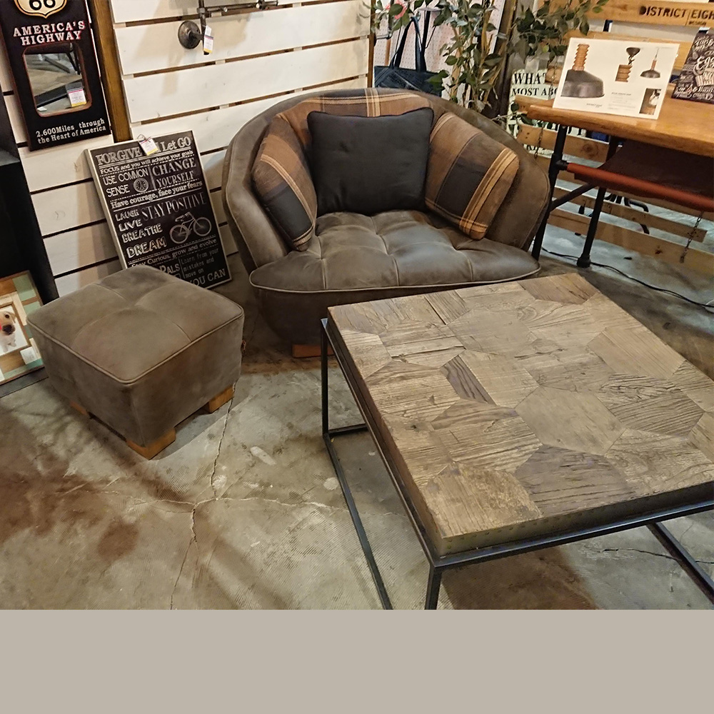 写真は既に廃盤　L-19CO-SYBIA色です。